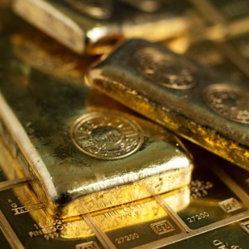 Gold Tumbles – Sets up Crucial Test