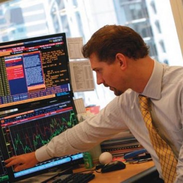 Active Managers Move to Lowest Equity Exposure of  2015