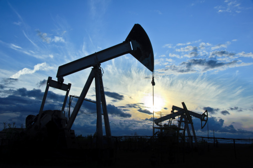 Oil Stocks Break Support; Poised For More Downside Into Year End